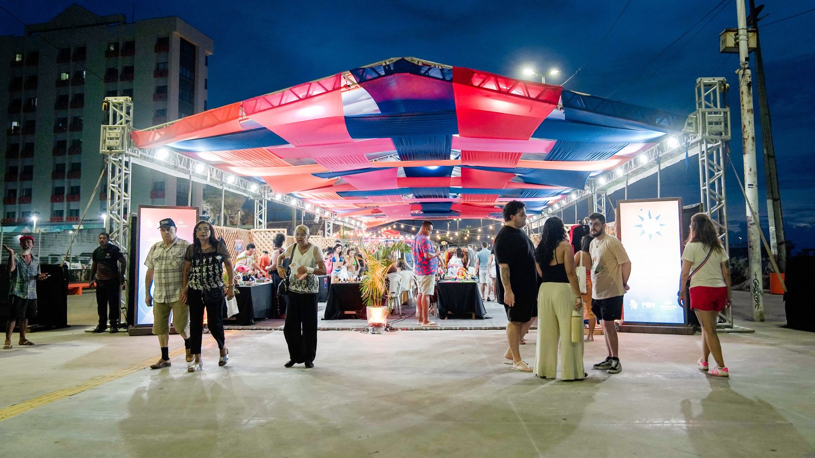 Feira 300 celebra o tricentenário de Fortaleza movimentando a Praia de Iracema com gastronomia, cult