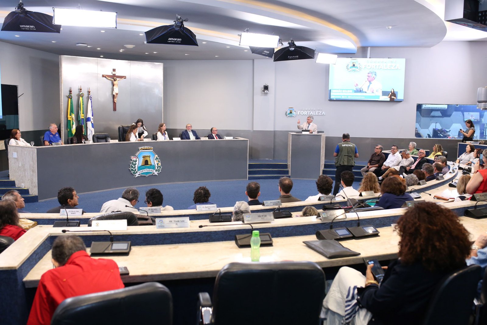 CMFor promove lançamento de livro que homenageia os 300 anos de Fortaleza