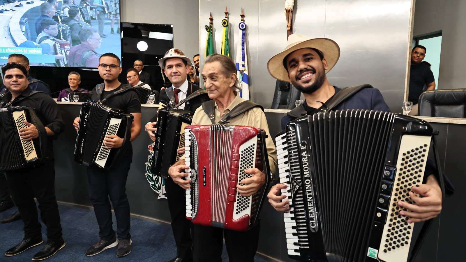 CMFor celebra sanfoneiros, músicos, agentes culturais e afinadores de sanfona em sessão solene