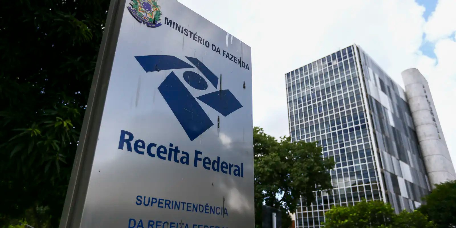 Arrecadação federal bate recorde e supera R$ 278 bilhões em abril