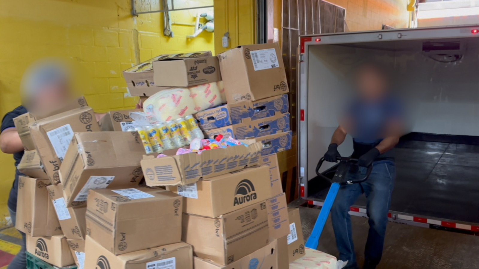 Mercadoria imprópria para consumo é apreendido em caminhão da Prefeitura de Fortaleza
