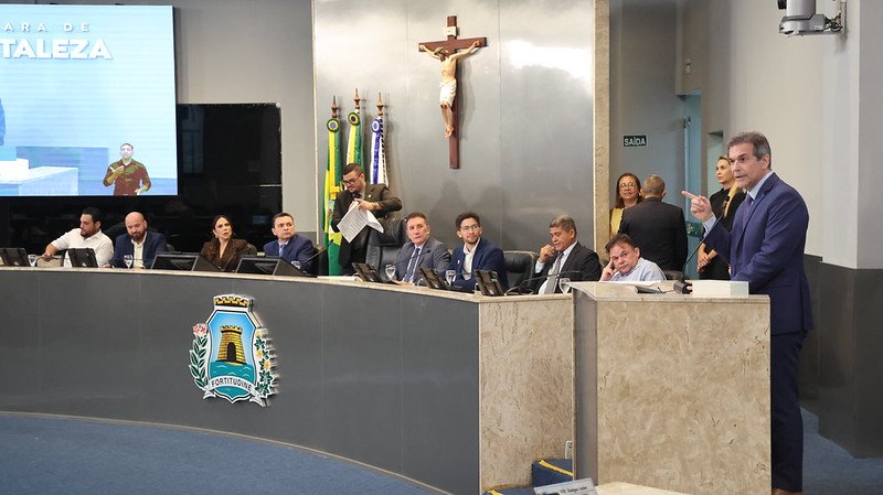 CMFor entrega Medalha Boticário Ferreira a Carlos Kleber de Sousa Chaves