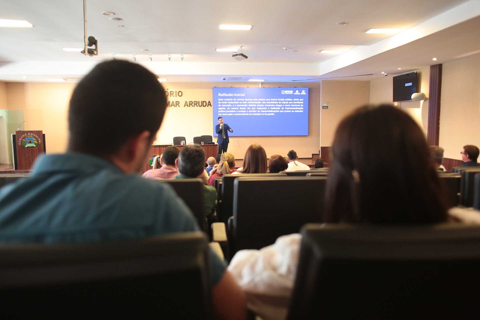 Câmara de Fortaleza promove palestra sobre limites e boas práticas no período eleitoral