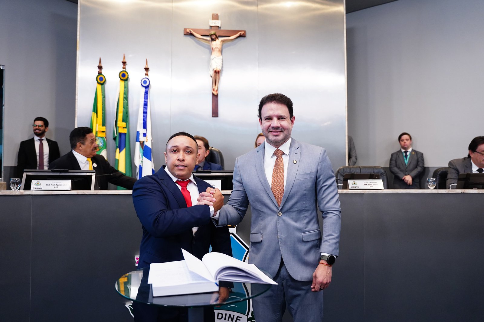 Popó da Torcida toma posse como vereador de Fortaleza