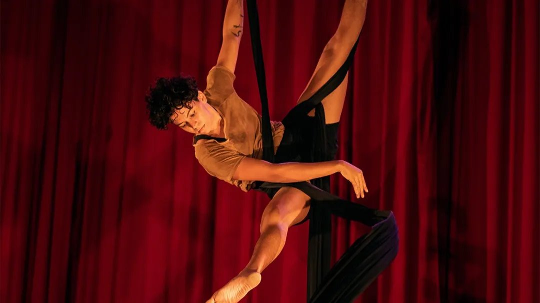 Vila das Artes abre inscrições para curso livre de tecido acrobático