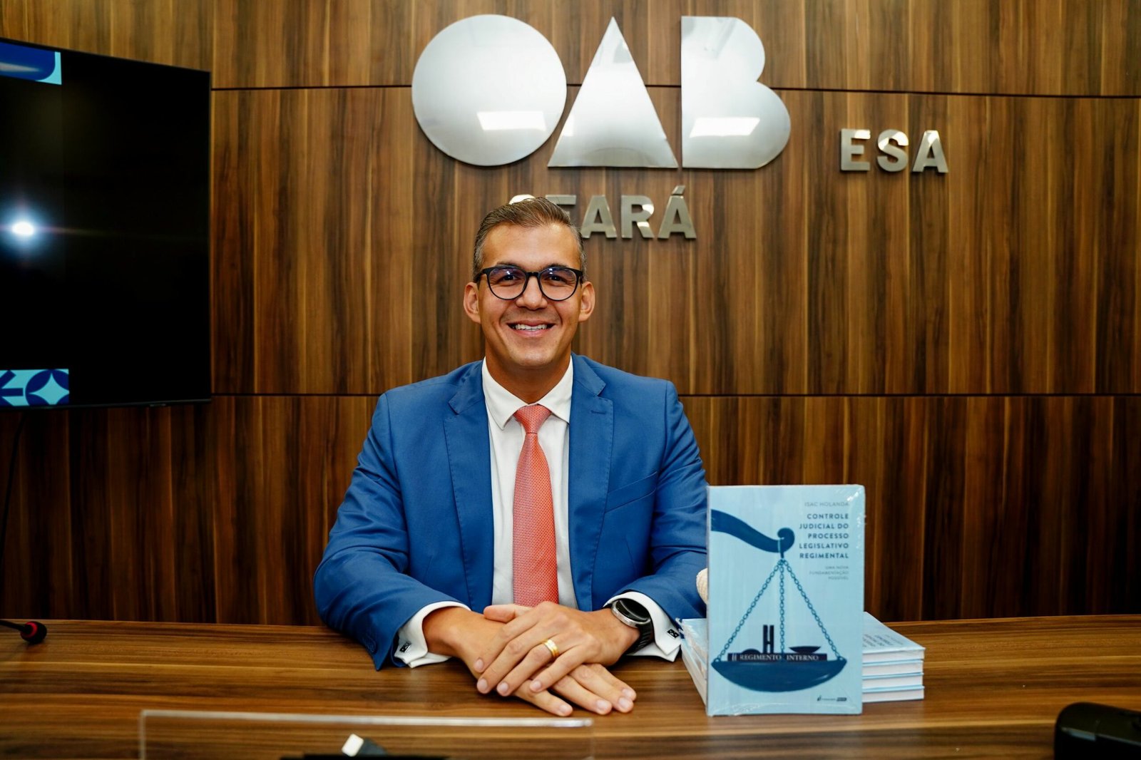 Coordenador-geral de Assuntos Legislativos da CMFor lança livro sobre o controle judicial do processo legislativo
