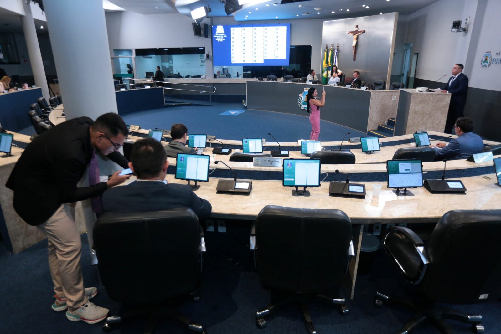 Infraestrutura urbana é destaque no Pequeno Expediente desta quarta-feira (19)