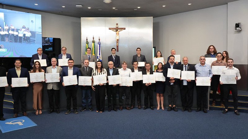Sessão solene na CMFor comemora 50 anos de fundação do SINDIALIMENTOS