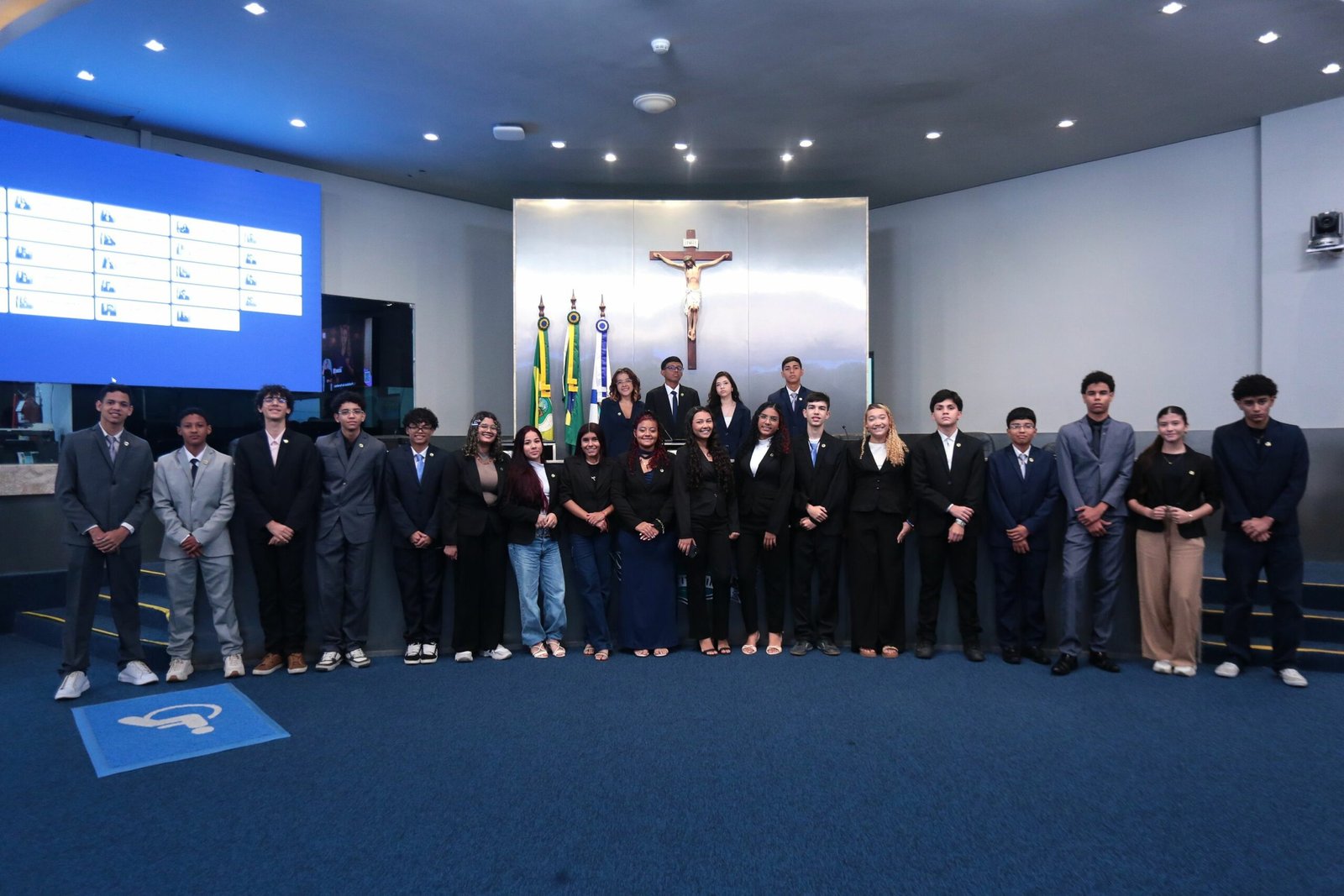 Posse de novos membros e aprovação de projetos de inclusão e tecnologia marcam 3ª sessão simulada do Parla, Jovem!