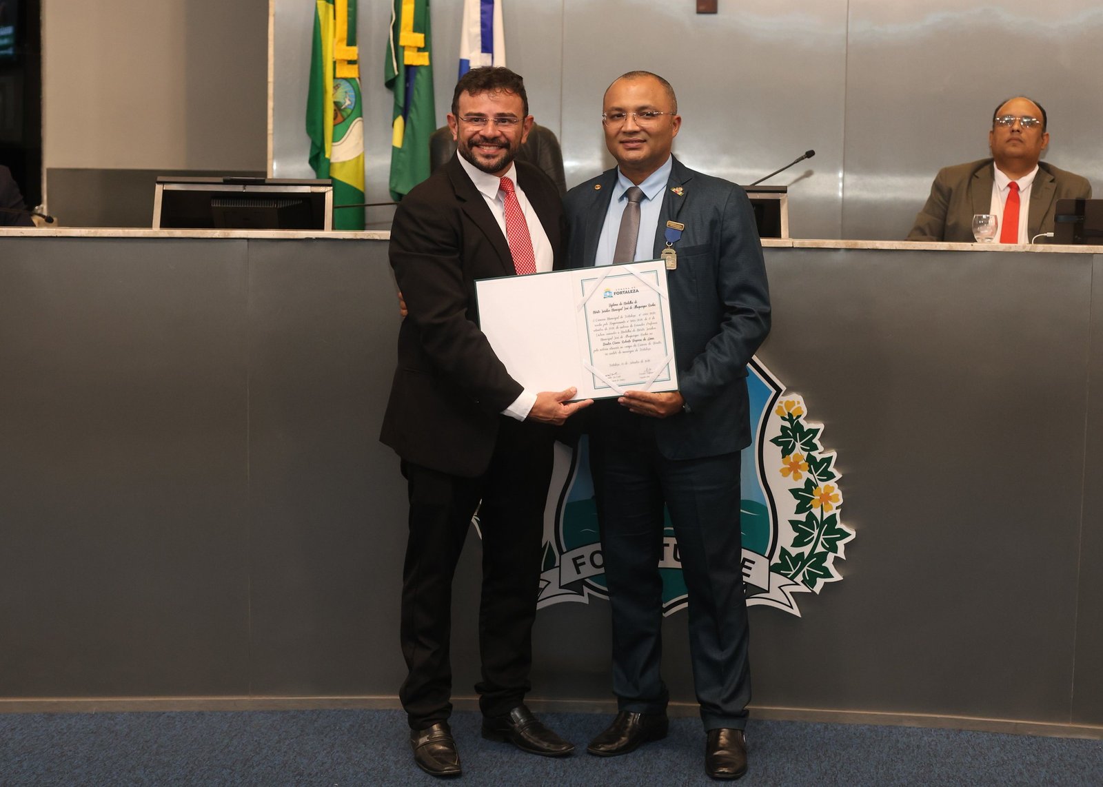 Câmara entrega Medalha do Mérito Jurídico Municipal ao Dr. Cícero Roberto Bezerra de Lima