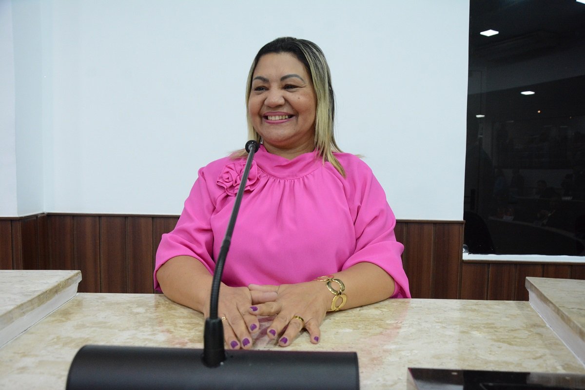 Indicação propõe criação de carteira de estudante digital em Fortaleza
