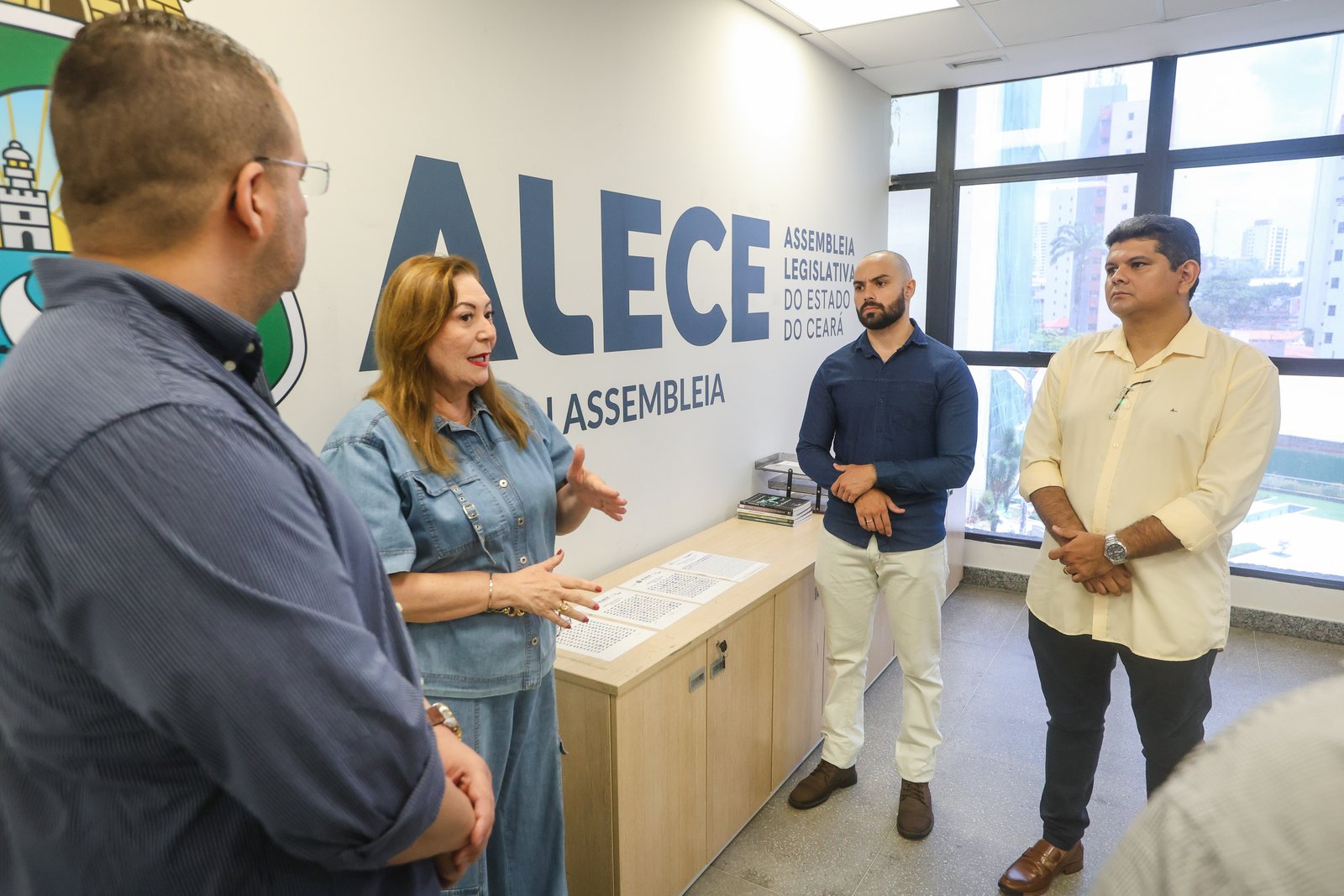 Procon Alece apresenta trabalho do órgão a estudantes universitários