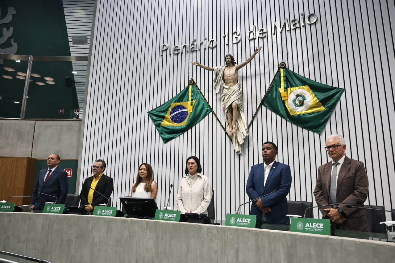 Importância de profissionais de meteorologia e climatologia é destacada em solenidade na Alece
