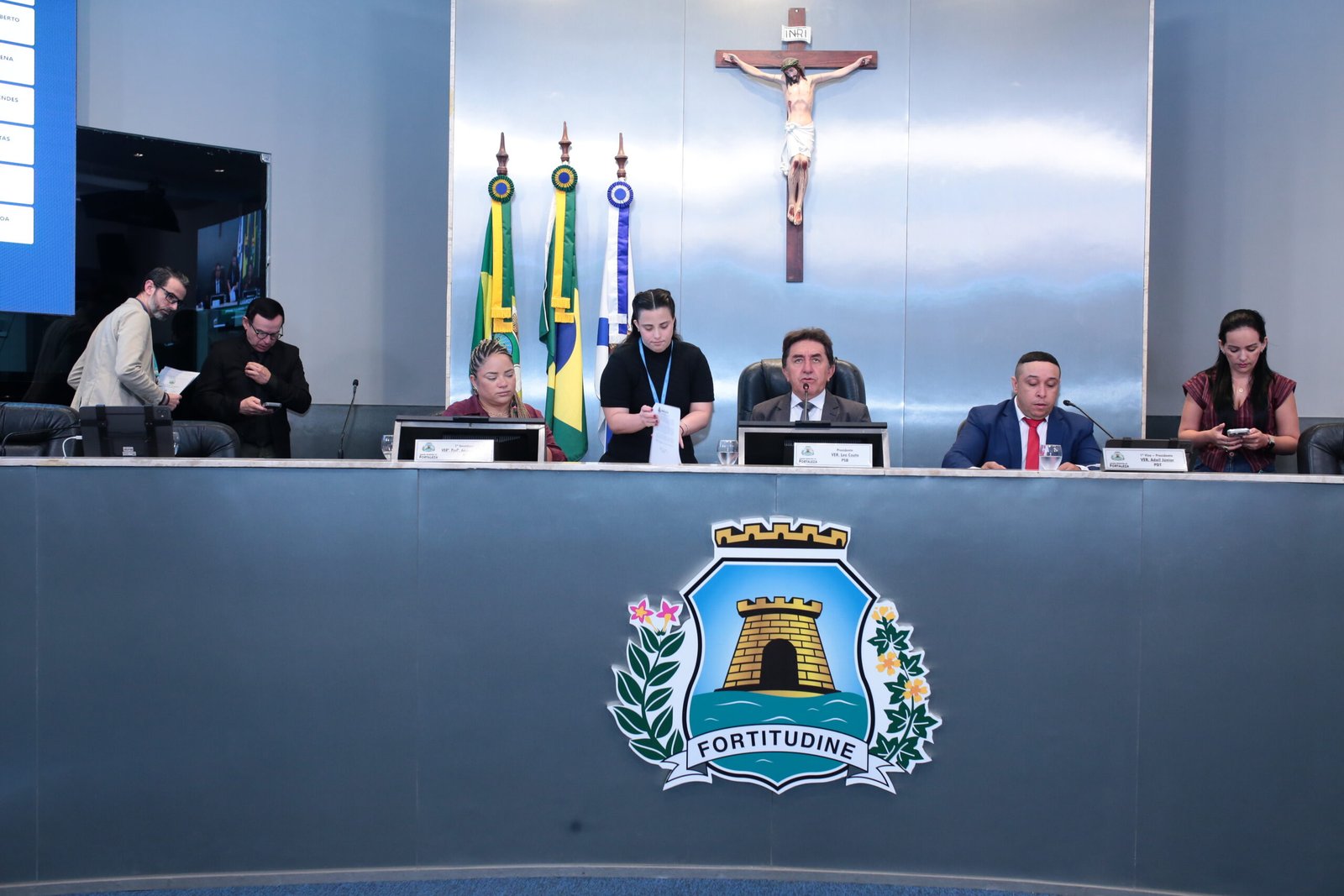 Vereadores aprovam projetos para garantir reforma de escola e novos equipamentos esportivos e de lazer em Fortaleza