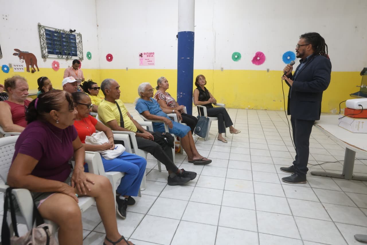 Câmara promove roda de conversa sobre direitos da pessoa idosa no CRAS Couto Fernandes